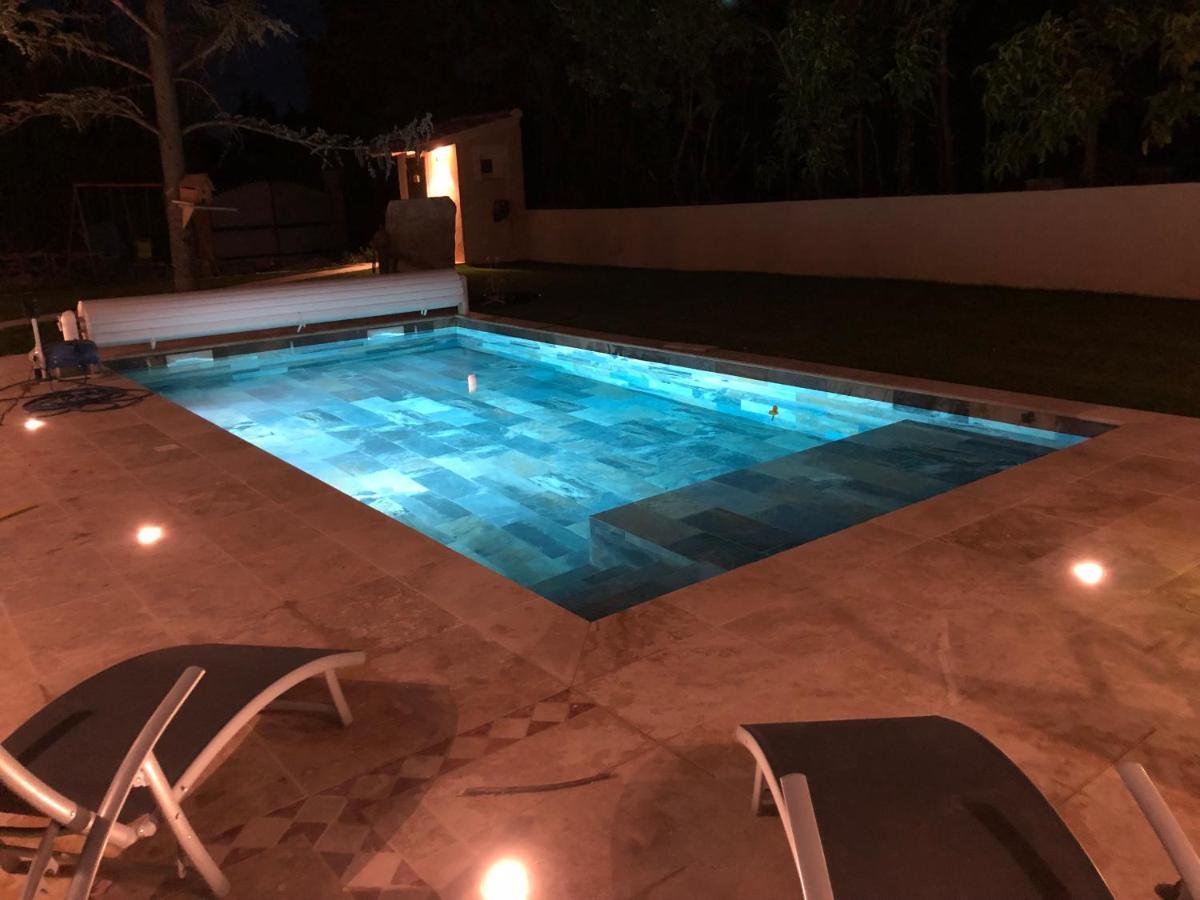 Au Milieu Des Piboules De Provence. Villa LʼIsle-sur-la-Sorgue Екстериор снимка